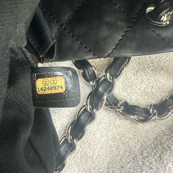 Vintage Chanel Leather Tote - Picture 6 of 6